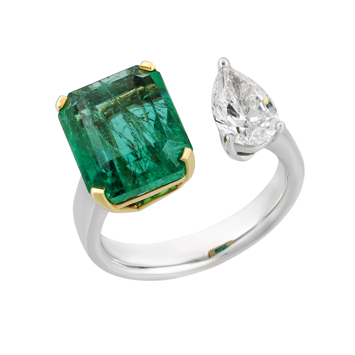 Solitaire Diamond & Emerald Ring – Al Anwaar Jewellers